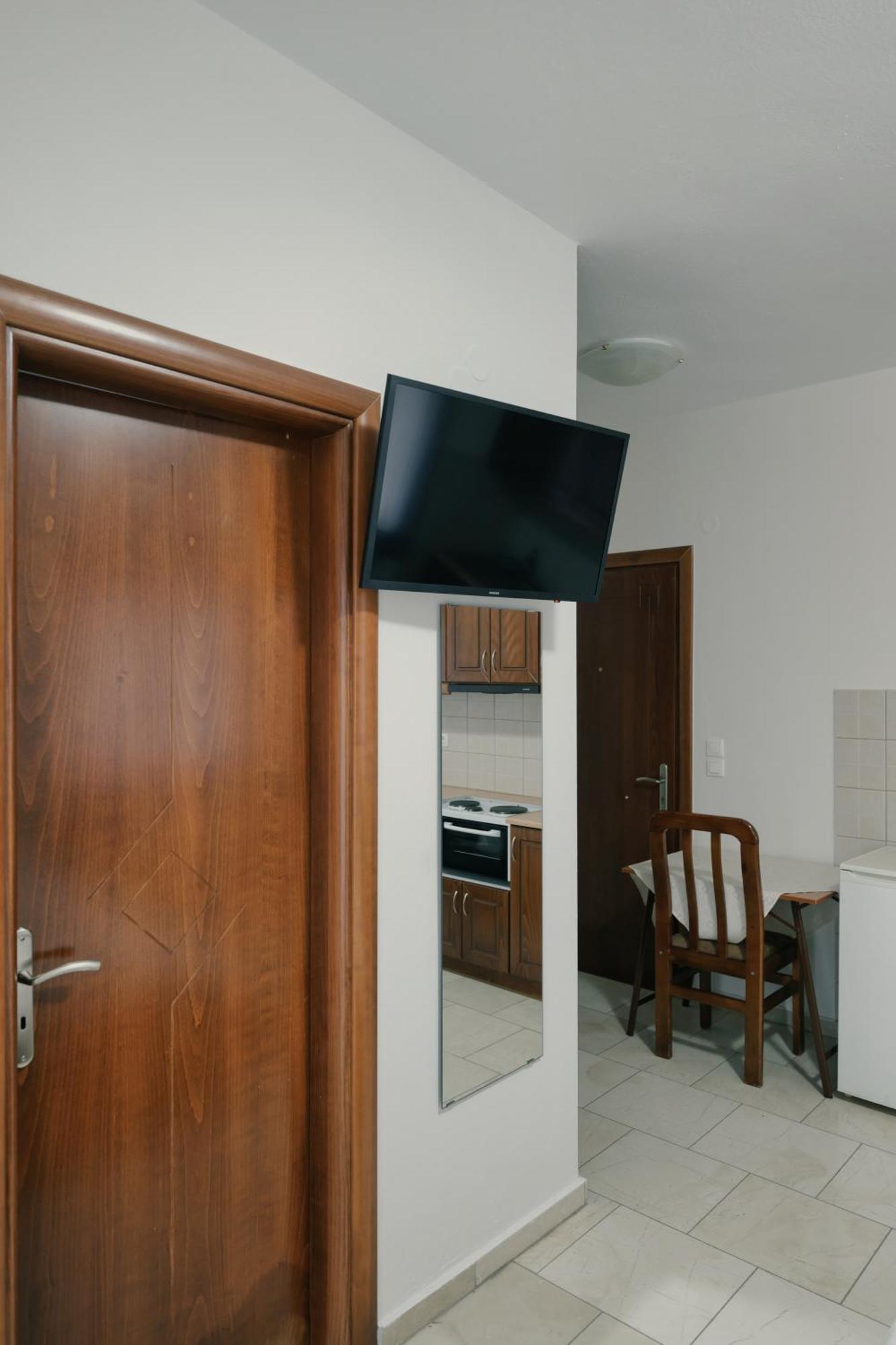 O Fotis Studios & Apartments Янина Экстерьер фото