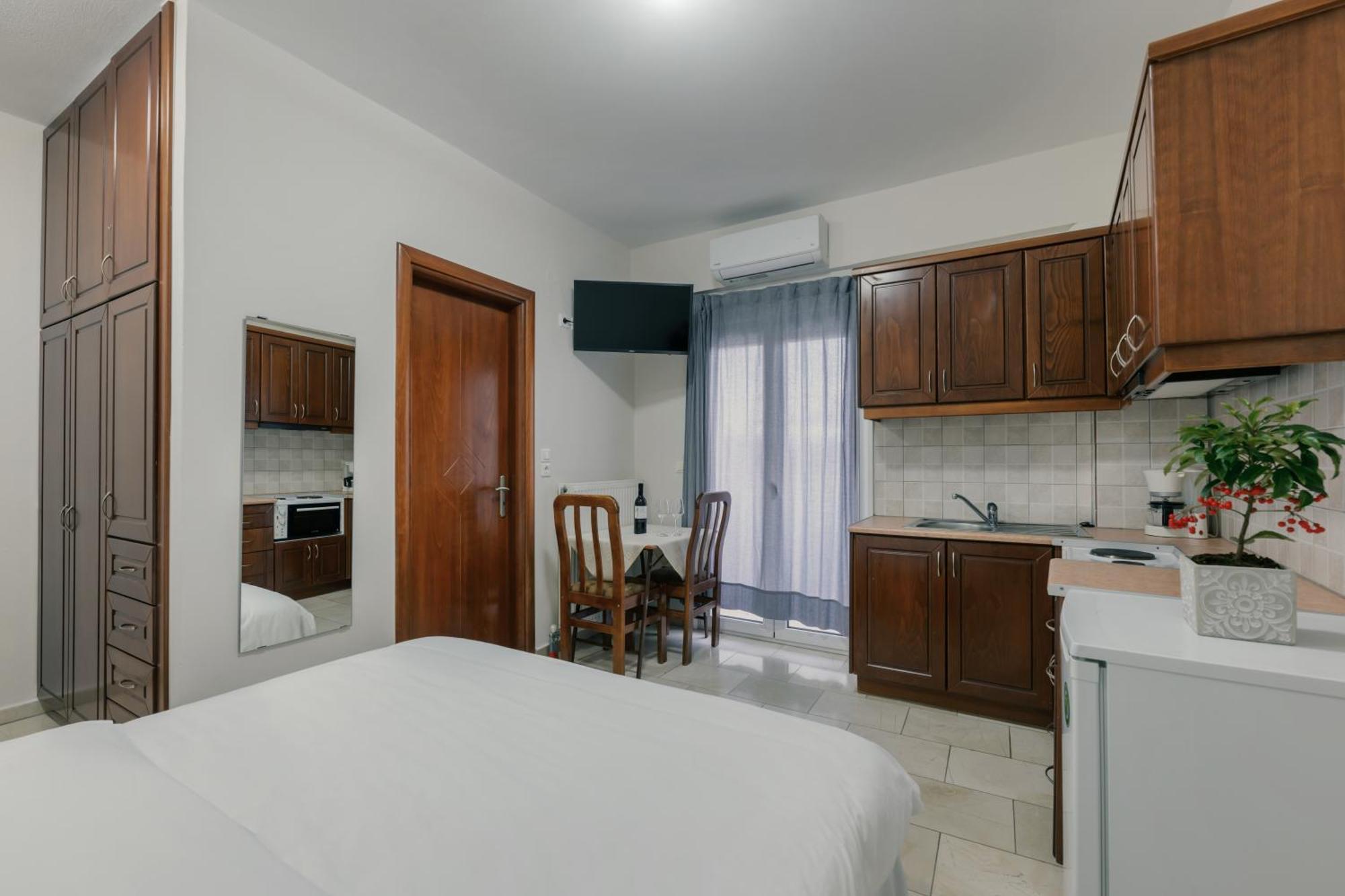 O Fotis Studios & Apartments Янина Экстерьер фото